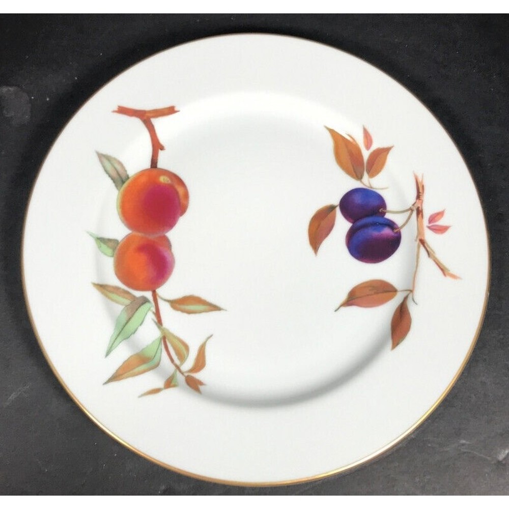 1 Royal Worcester Evesham Dinner plate NWOT